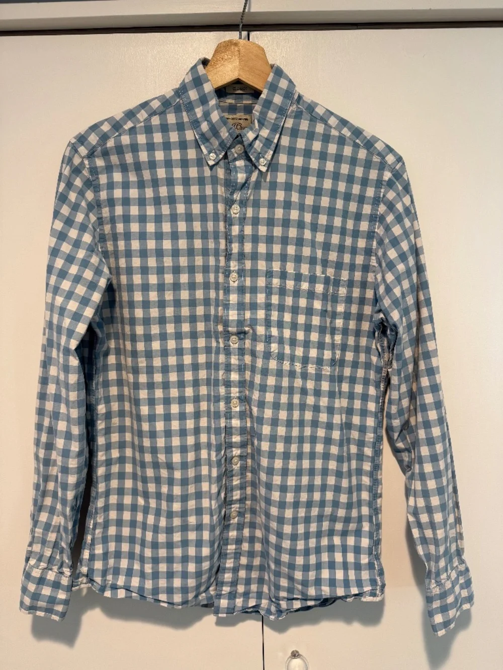 J.Crew Men's Gingham Button Down - SIZE: CLASSIC SMALL - Light Blue and White